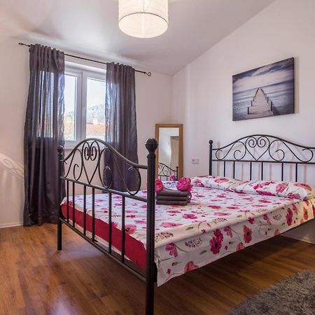Appartamento Tip Deluxe Podstrana Esterno foto